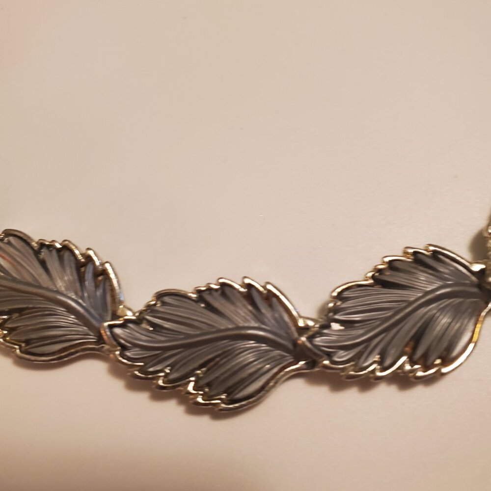 1 Silver Leaf Bracelet, item # A-1236, wt 24 grams. - Picture 8 of 10